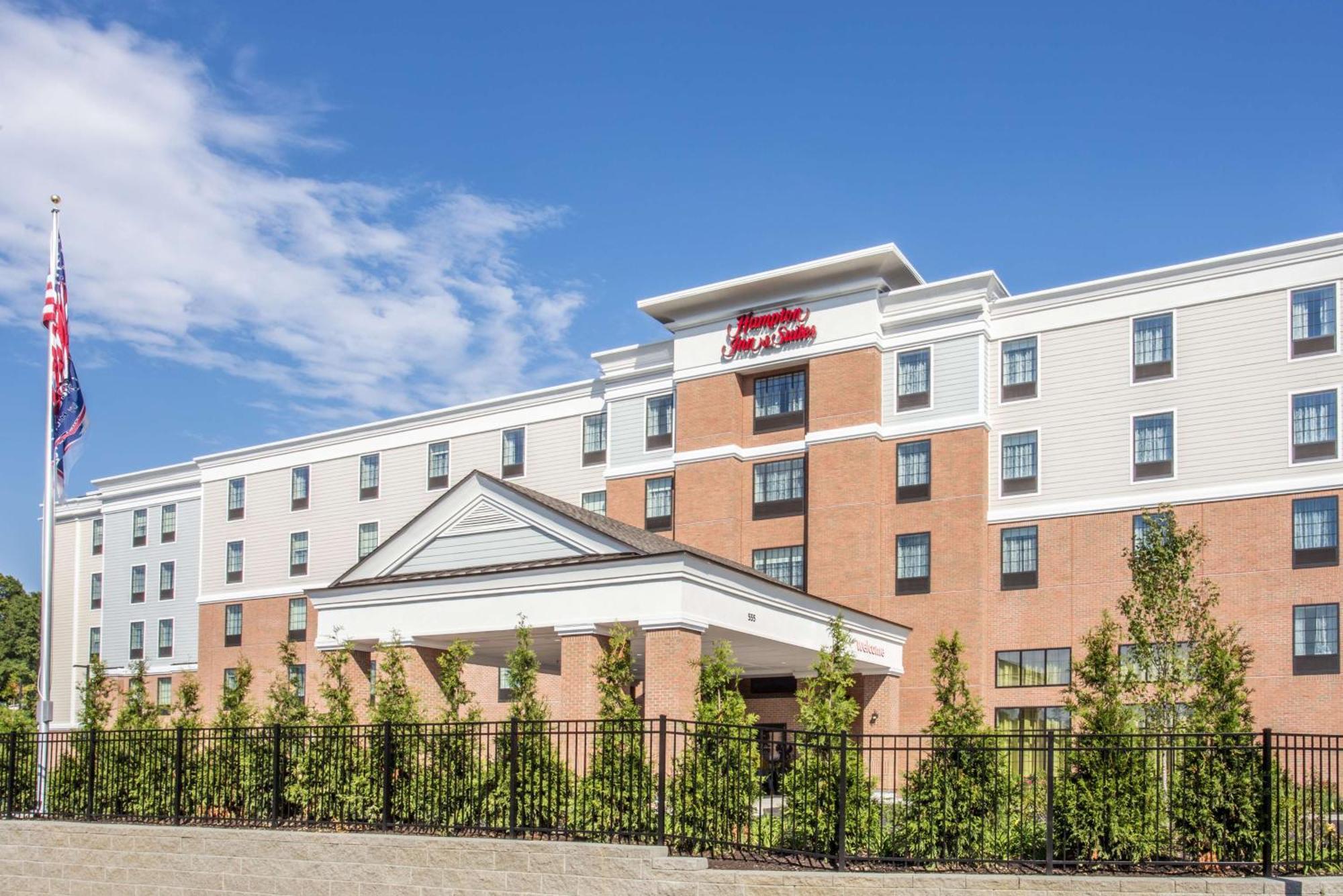 Hampton Inn & Suites Yonkers - Westchester Exterior photo