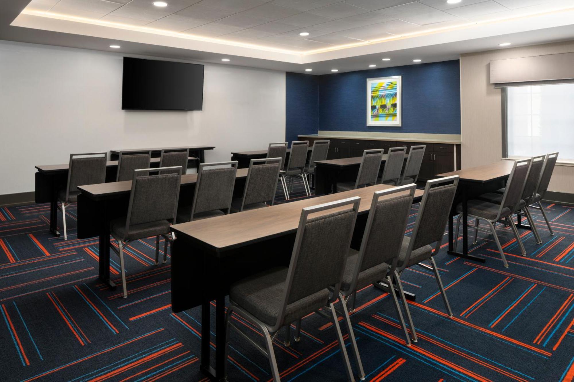 Hampton Inn & Suites Yonkers - Westchester Exterior photo